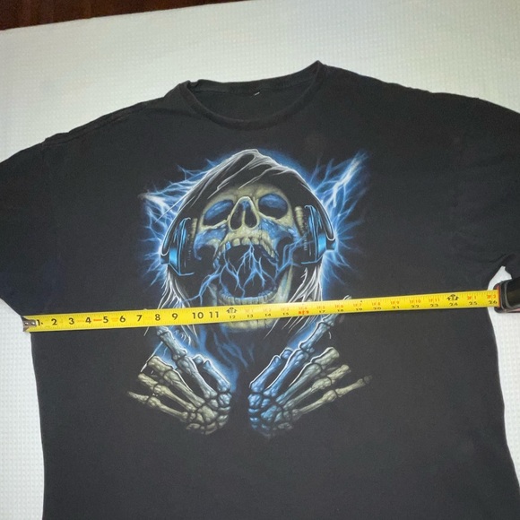 Skull Short Sleeve Tee Shirt - Picture 2 of 4